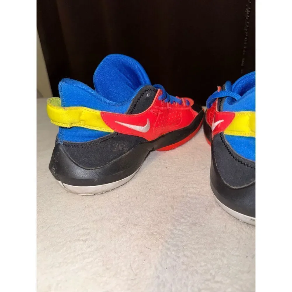 Nike Freak 2 bright crimson sneakers size 7Y